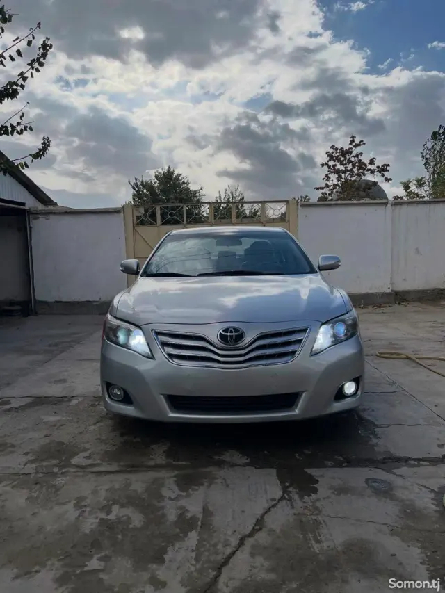 Toyota Camry 2011 · 2.5 AT