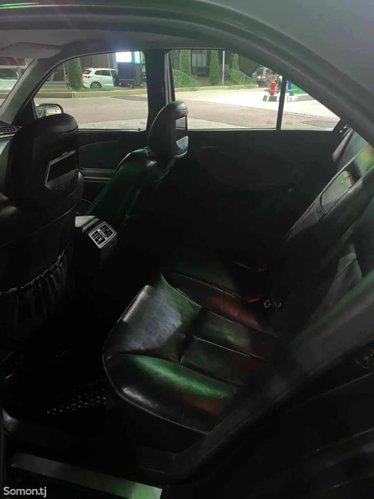 Mercedes-Benz E class 2000 · 2.4 AT