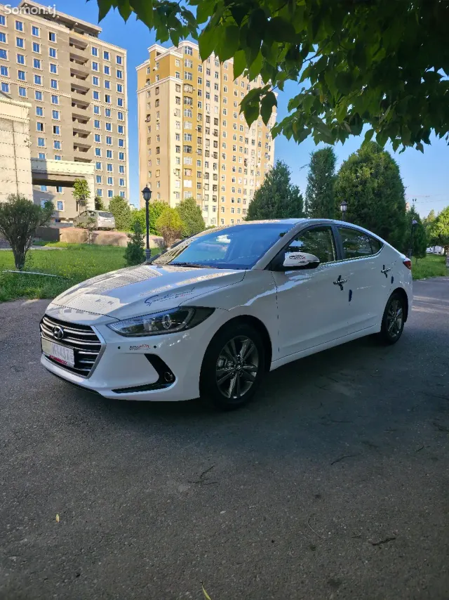 Hyundai Avante 2015 · 1.6 AT