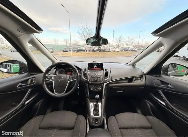 Opel Zafira 2015 · 1.6 AT