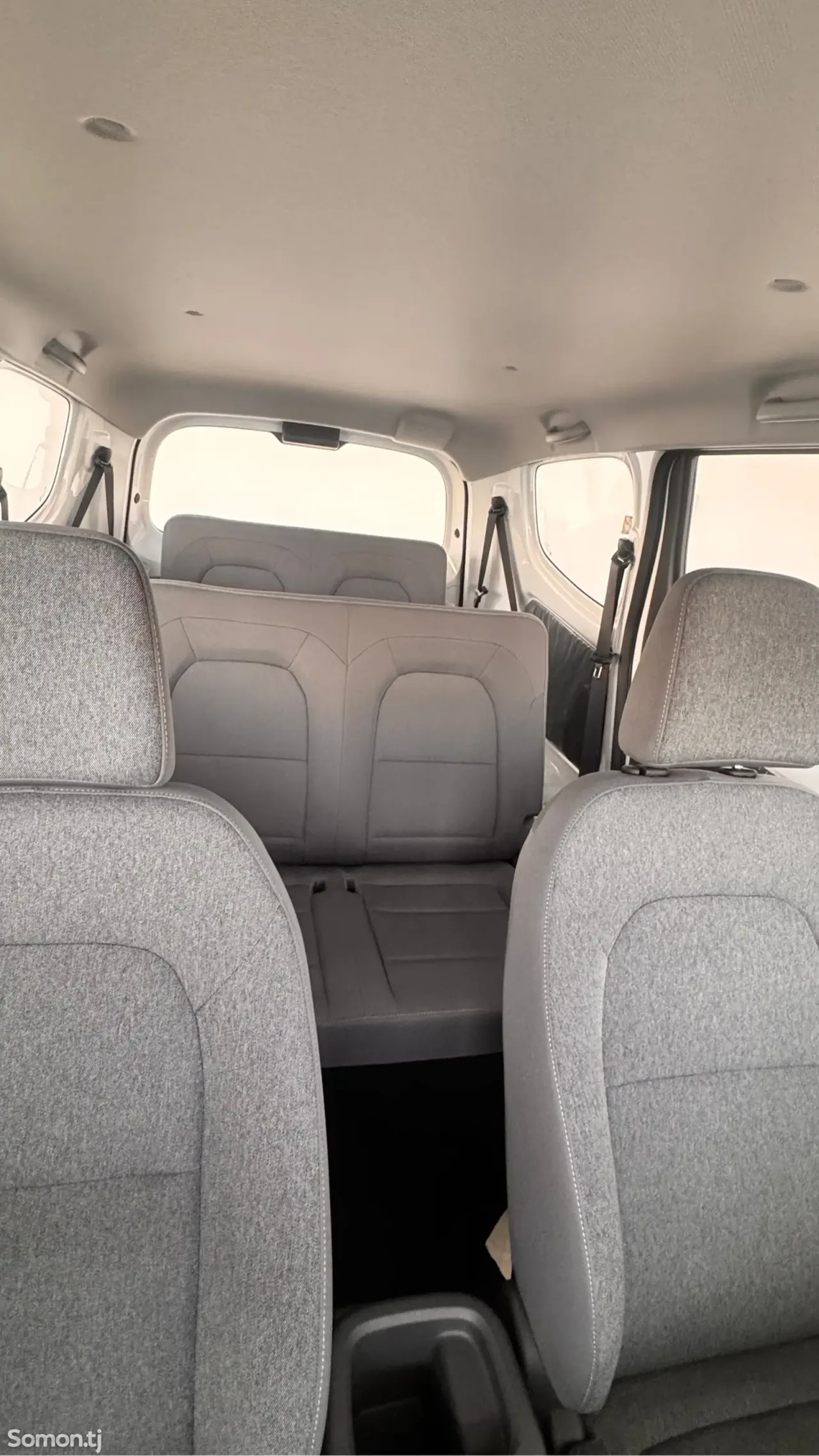 Wuling Hongguang 2024 · AT