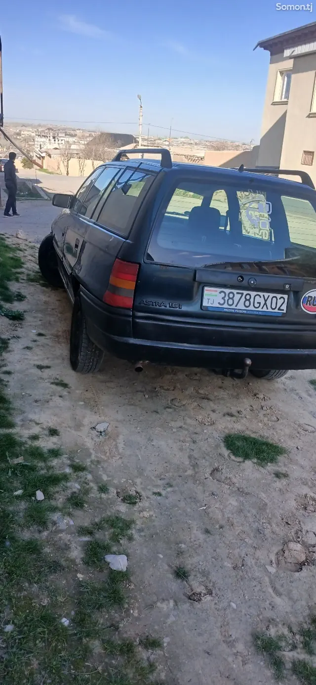 Opel Astra F 1994 · 1.6 MT