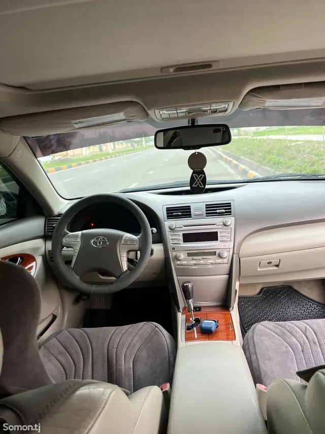 Toyota Camry 2011 · 2.5 AT