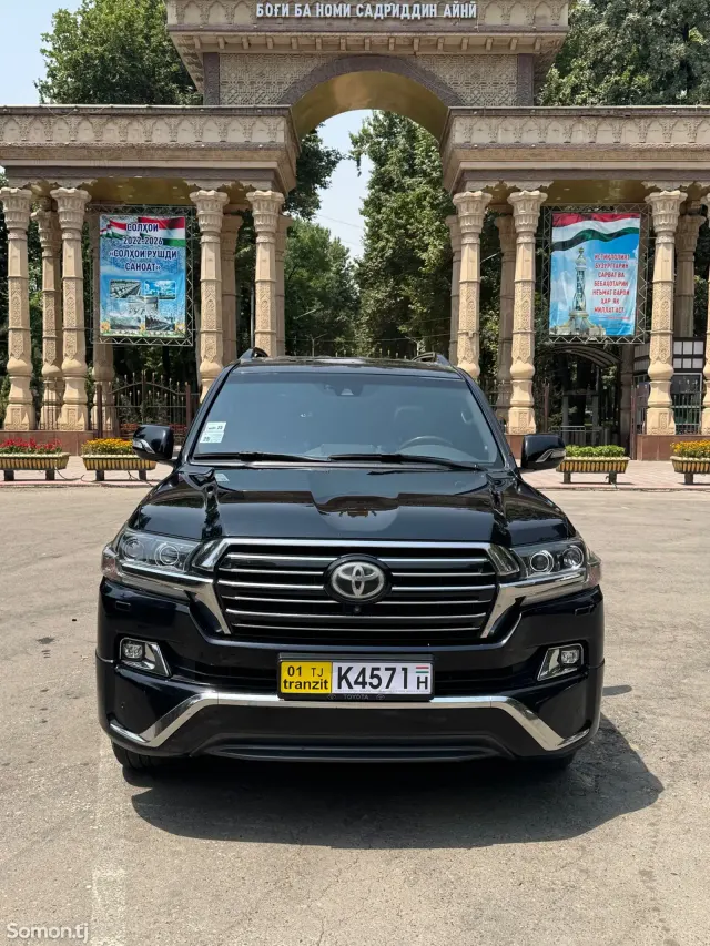 Toyota Land Cruiser 2018 · 4.5 AT