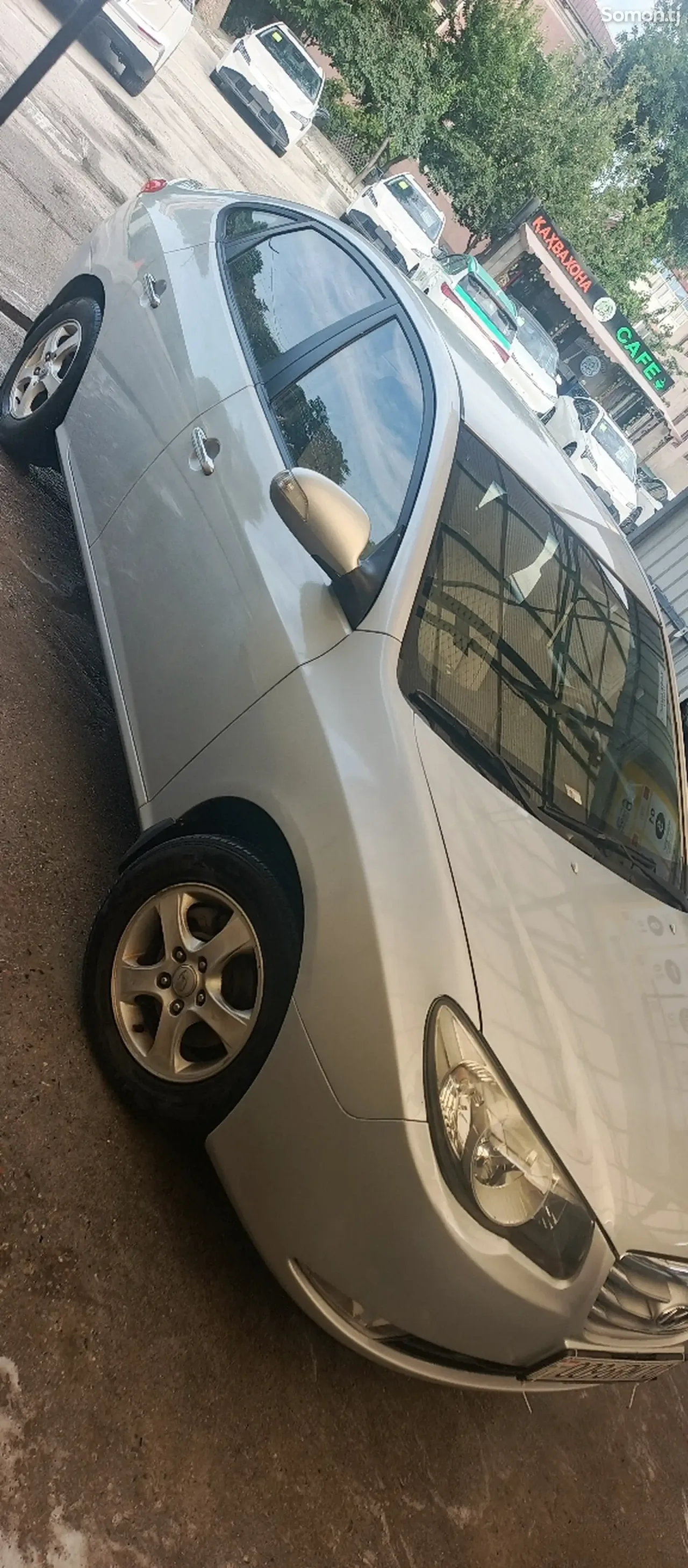 Hyundai Avante 2010 · 1.6 AT