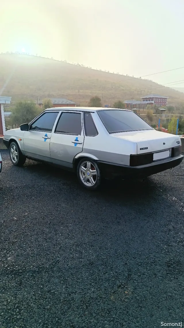 Lada (ВАЗ) 21099 2004 · 1.7 MT