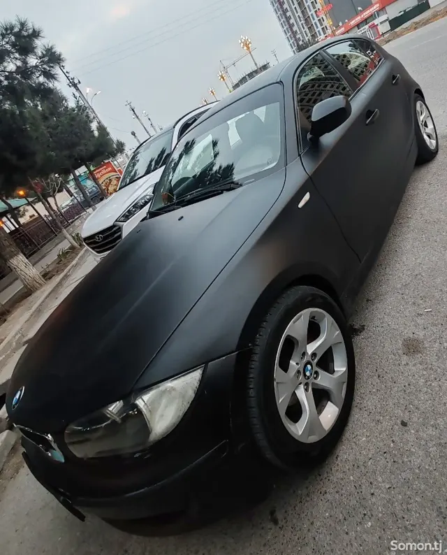 BMW 1 series 2010 · 1.6 AT