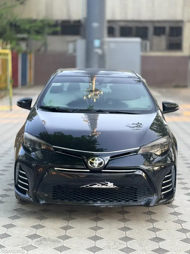 Toyota Corolla 2017 · 1.8 AT