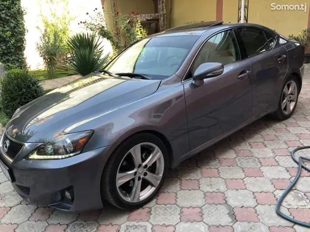 Lexus IS series 2012 · 2.5 AT