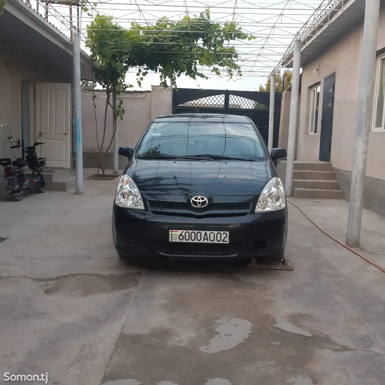 Toyota Verso 2006 · 2.2 MT