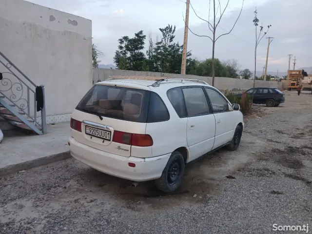 Toyota Ipsum 1998 · 2.0 AT