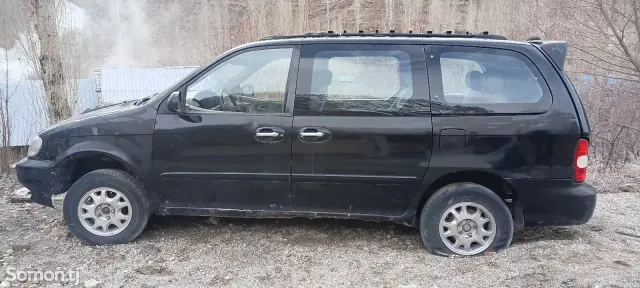 Kia Carnival 2004 · 2.9 MT
