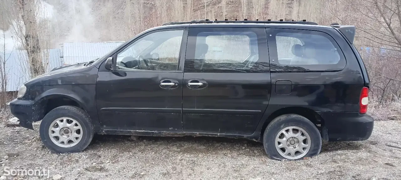 Kia Carnival 2004 · 2.9 MT
