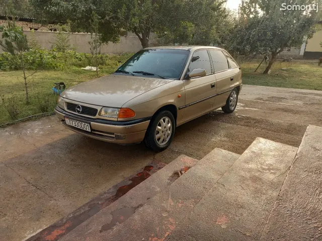 Opel Astra F 1997 · 1.6 MT