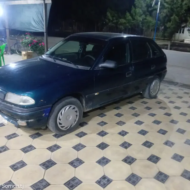 Opel Astra F 1996 · 0.6 MT