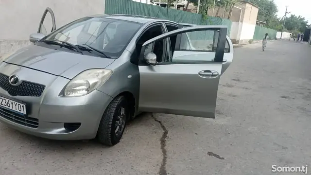 Toyota Vitz 2009 · 1.3 AT