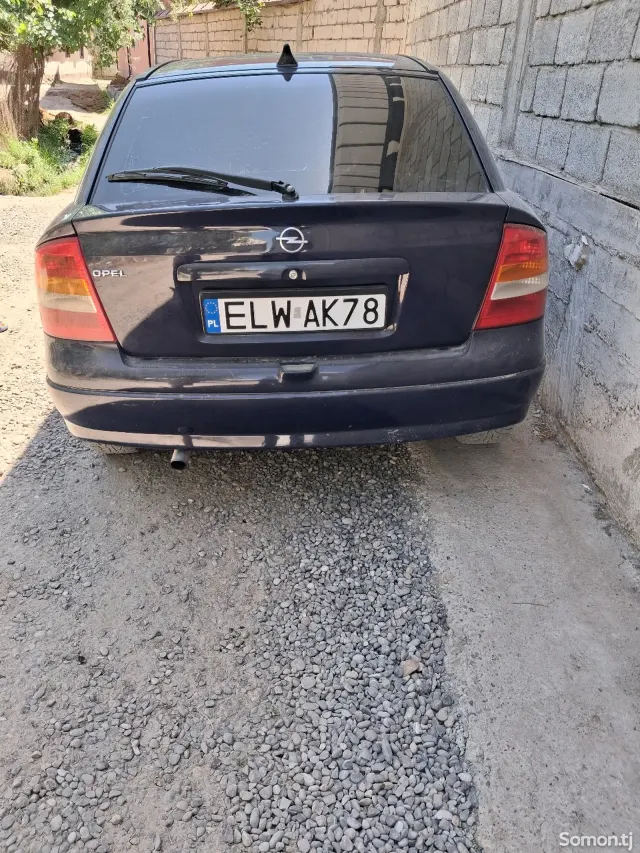 Opel Astra G 2001 · 1.6 MT