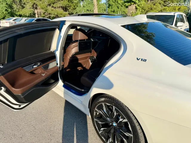 BMW 7 series 2018 · 6.5 AT