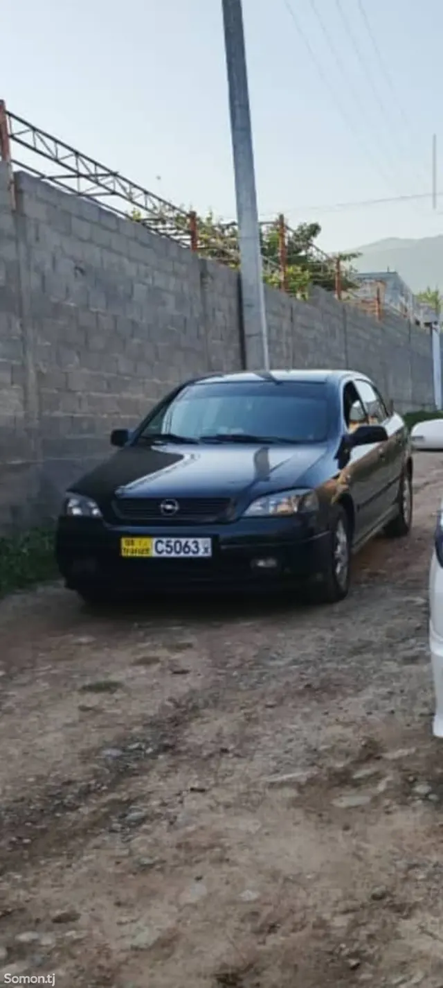 Opel Astra G 2002 · 1.6 MT