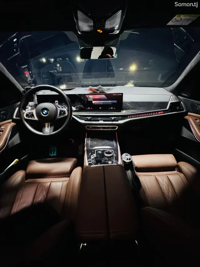 BMW X7 2025 · 4.0 AT