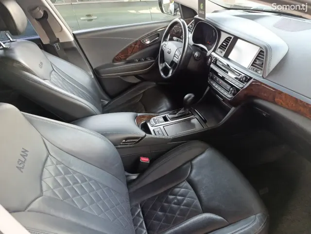 Hyundai Aslan 2014 · 3.0 AT