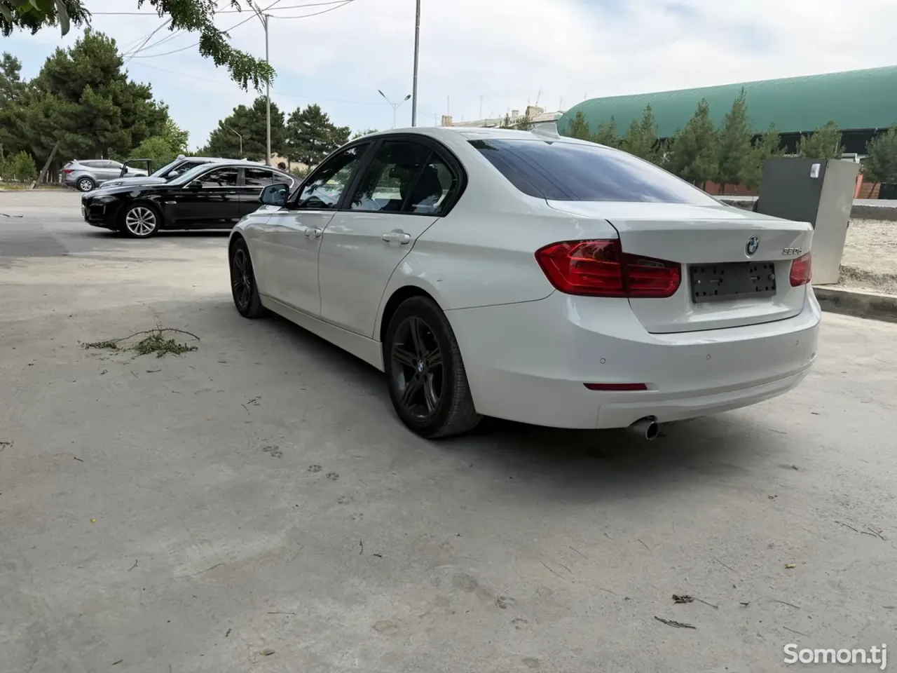 BMW 3 series 2015 · 2.0 AT
