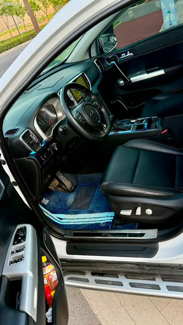 Kia K series 2016 · 1.6 AT