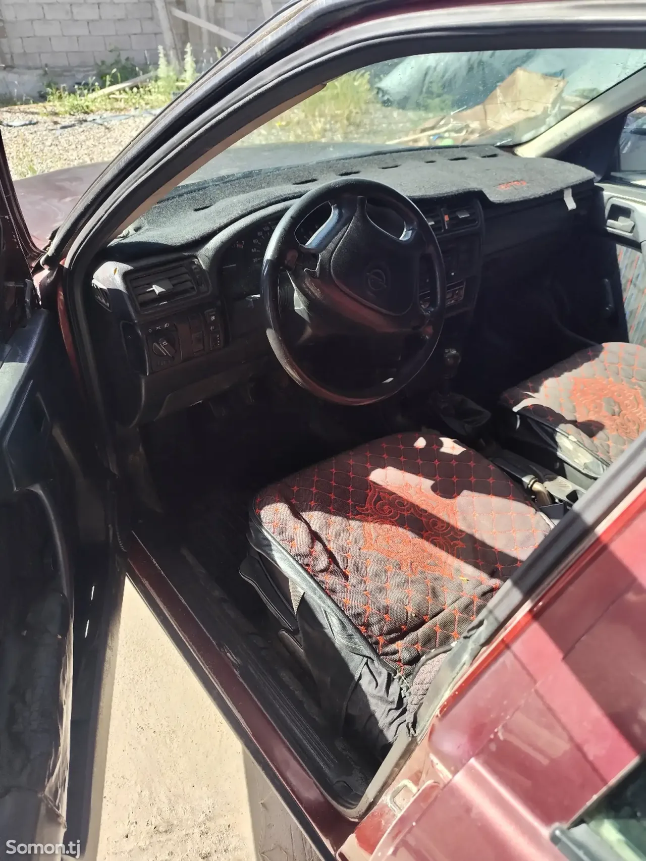 Opel Vectra A 1993 · 1.6 MT