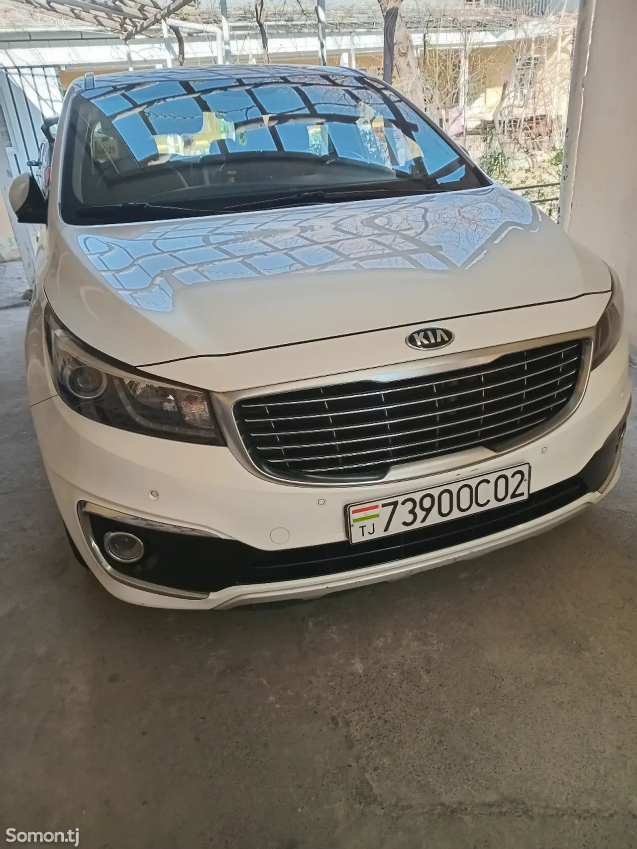 Kia Carnival 2016 · 2.2 AT