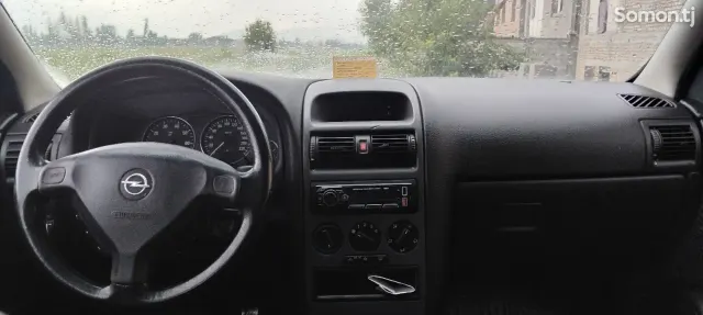 Opel Astra G 1999 · 1.6 MT