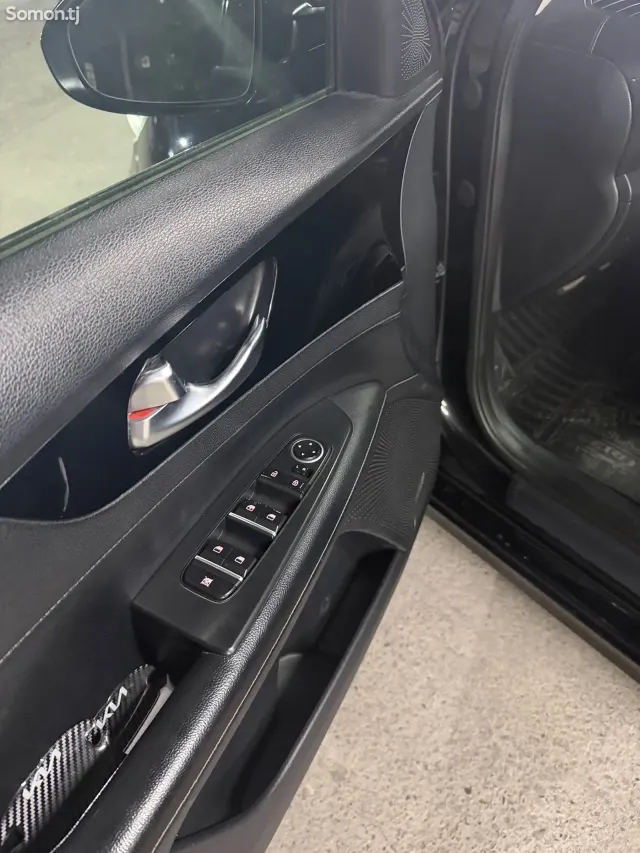 Kia K3 2019 · 1.6 AT