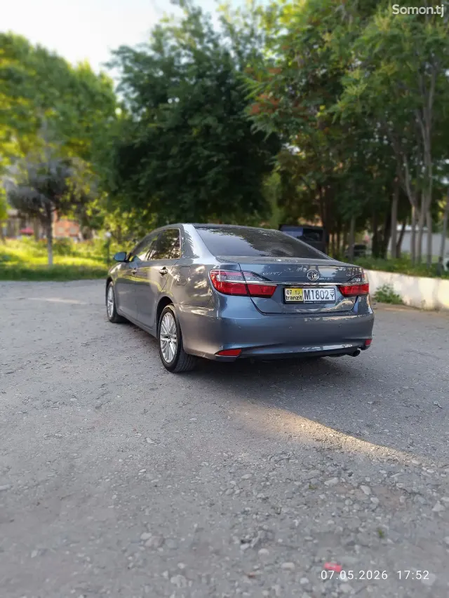 Toyota Camry 2016 · 2.0 AT