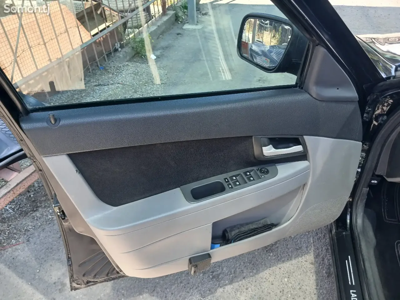 Lada (ВАЗ) Priora 2010 · 1.6 MT