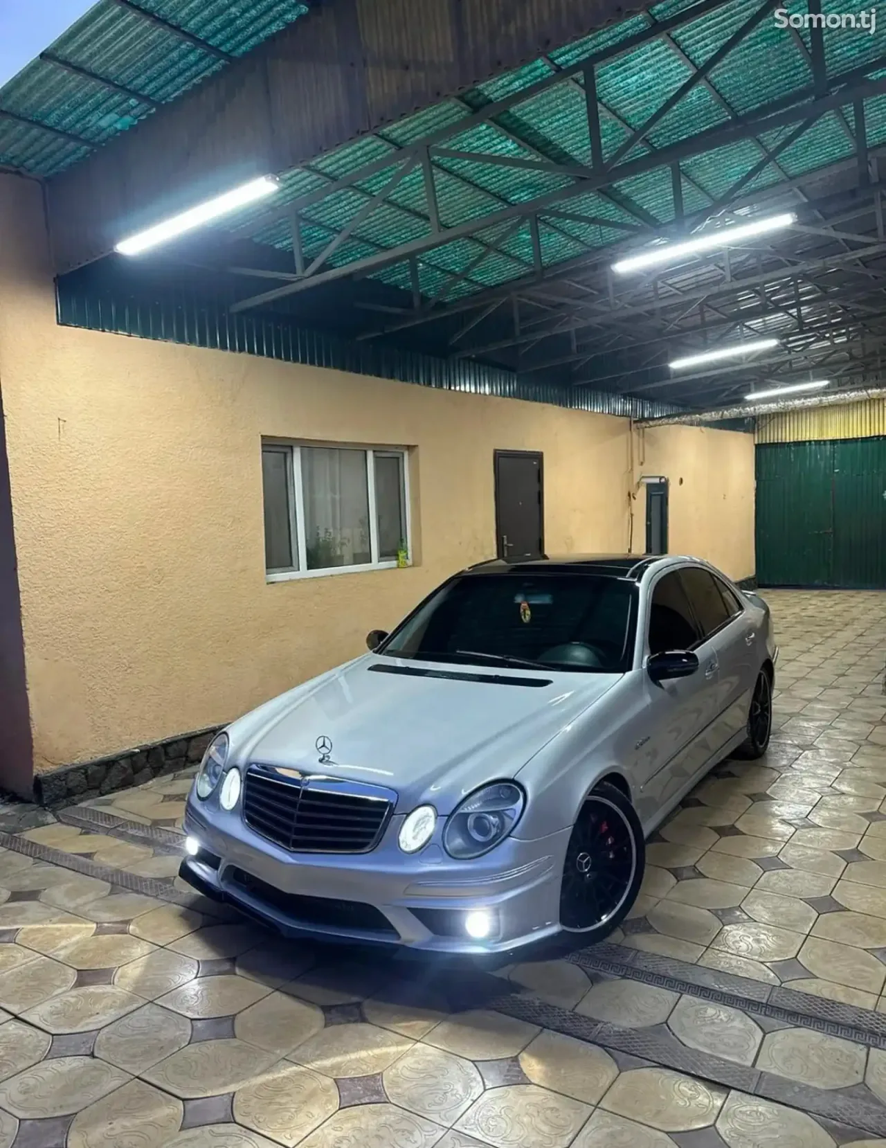 Mercedes-Benz E class 2008 · 5.5 AT