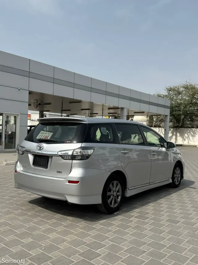 Toyota Wish 2015 · 1.8 AT