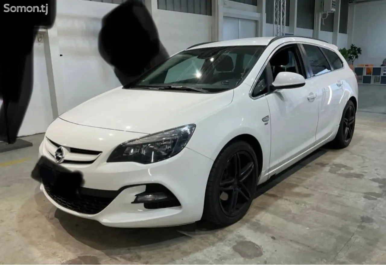 Opel Astra J 2014 · 2.0 MT