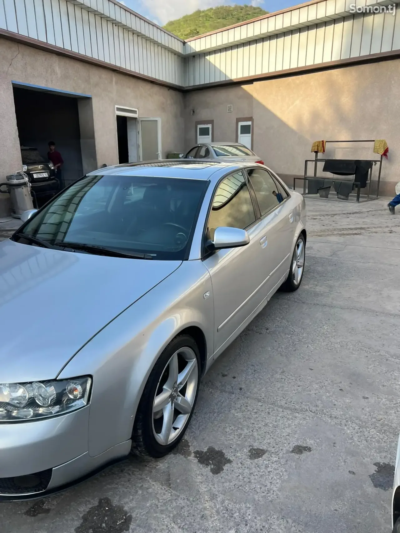 Audi A4 2002 · 1.8 AT