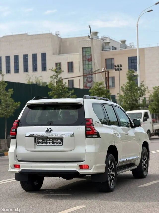 Toyota Land Cruiser Prado 2023 · 4.0 AT