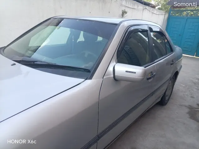 Mercedes-Benz C class 1995 · 1.8 MT