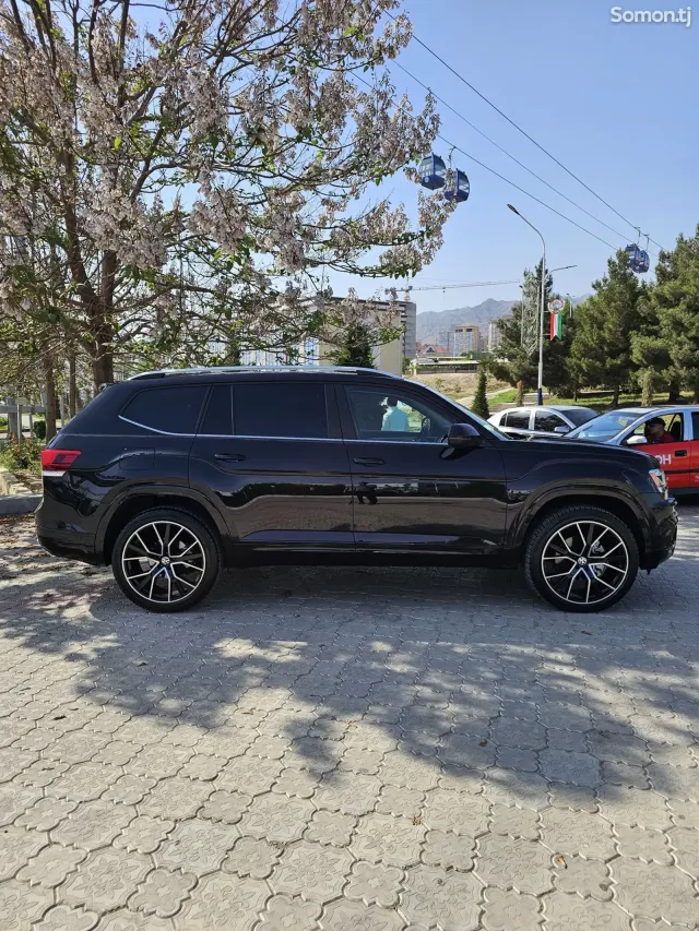 Volkswagen Atlas 2019 · 3.6 AT