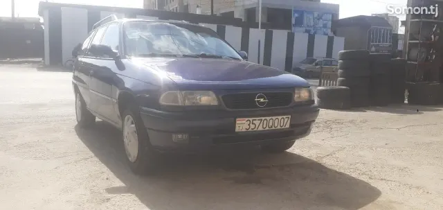 Opel Astra F 1996 · 1.6 MT