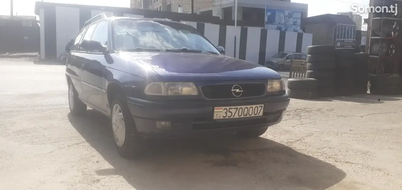 Opel Astra F 1996 · 1.6 MT