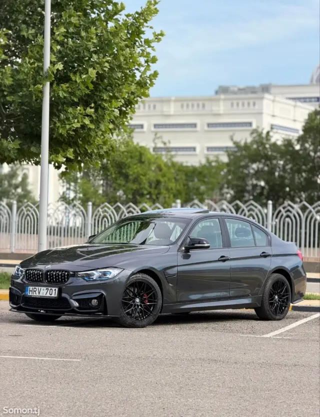 BMW 3 series 2017 · 5.2 AT