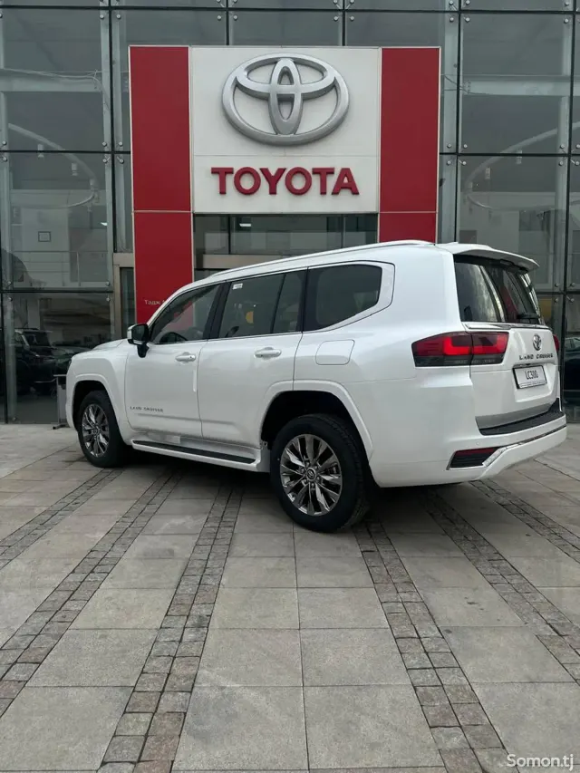 Toyota Land Cruiser 2025 · 3.5 AT