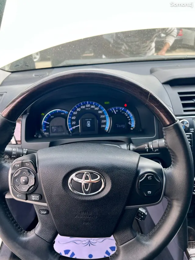 Toyota Camry 2016 · 2.5 AT