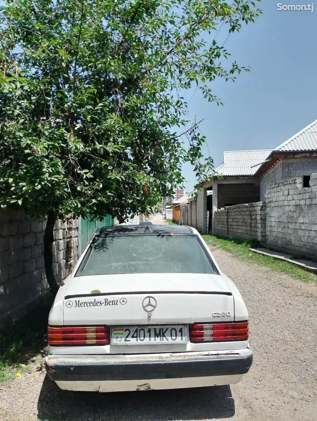 Mercedes-Benz W201 1991 · 1.8 MT