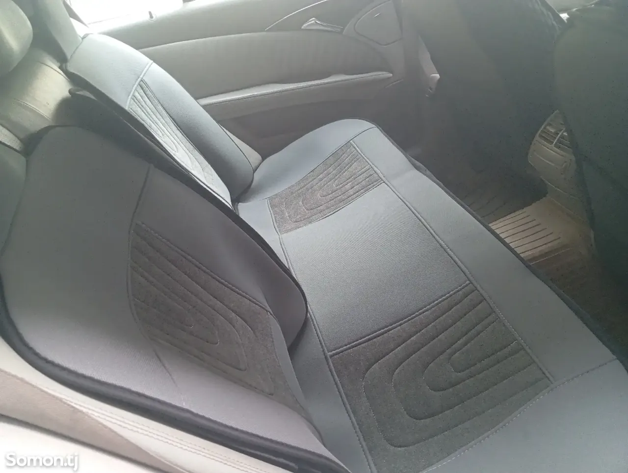 Mercedes-Benz E class 2003 · 2.4 AT