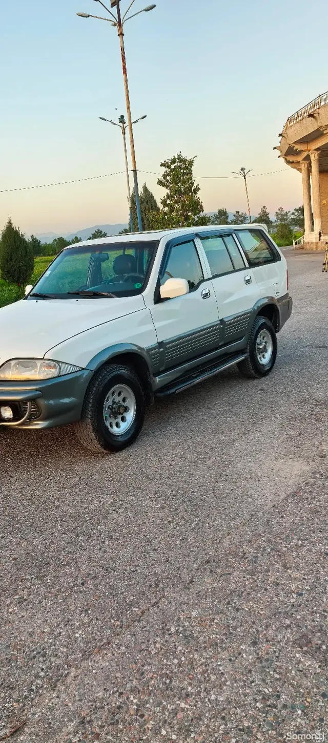 Ssang Yong Musso 2002 · 2.9 MT