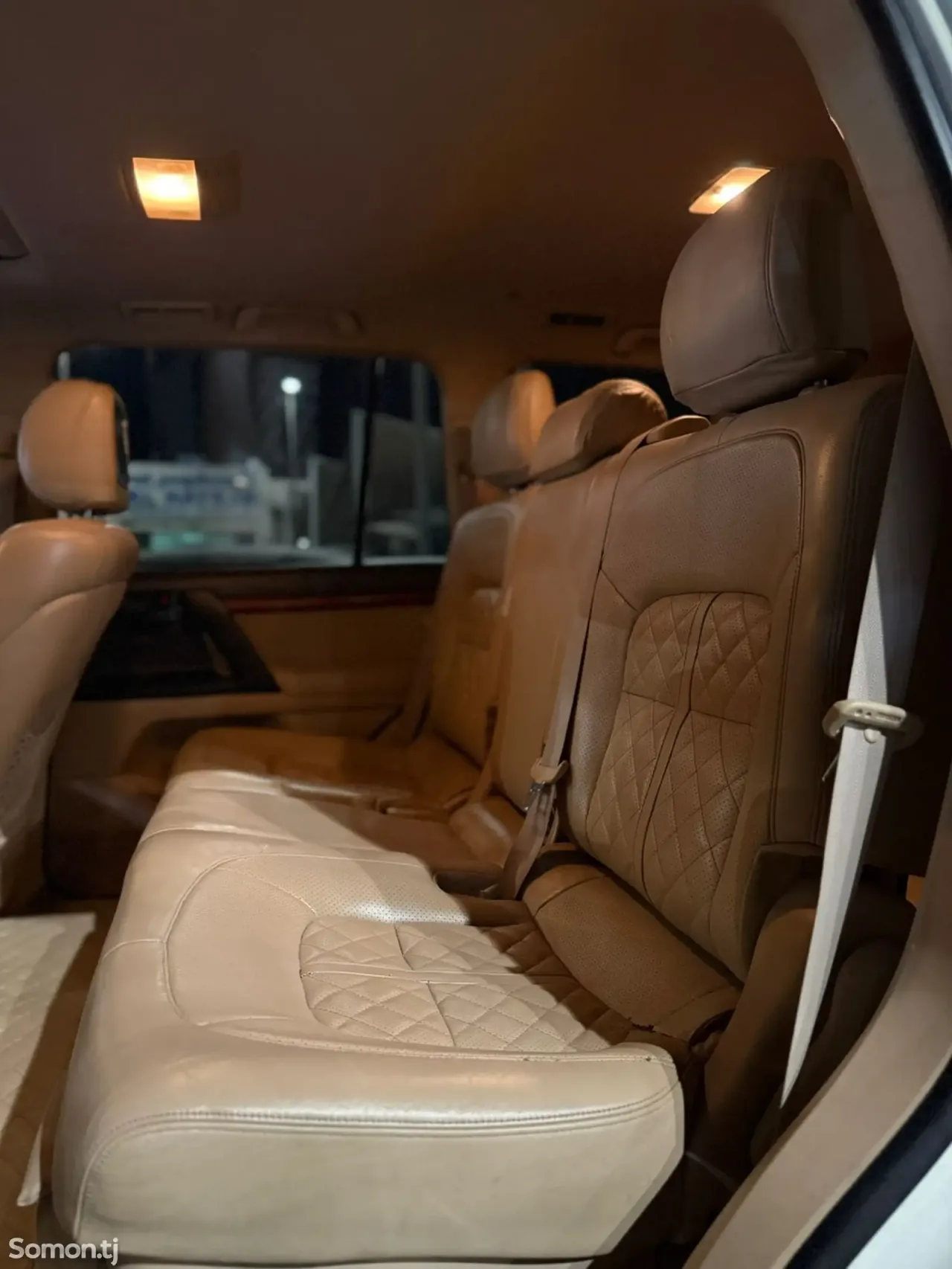 Toyota Land Cruiser 2014 · 4.6 AT