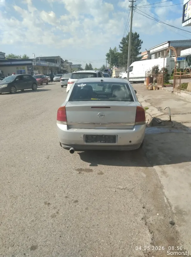 Opel Vectra C 2003 · 2.2 AT